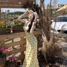 批发已出货高级感辣妹轻熟纯欲风黄色碎花吊带连衣裙女法式性感<b class='q'>长裙</b>