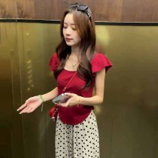 批发夏日薄款针织短袖女2026新款<b class='q'>镂空</b>罩衫别致小飞袖上衣