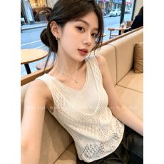 批发夏季法式度假风V领<b class='q'>镂空</b><b class='q'>针织衫</b>女白色无袖叠穿背心轻熟风无袖上衣