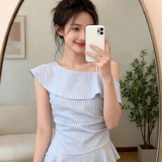 批发已出货蓝色斜肩露肩荷叶边条纹<b class='q'>衬衫</b>女夏季新款收腰修身