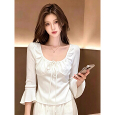批发已出货 镂空系带喇叭袖白色<b class='q'>衬衫</b>女新款早秋季褶皱收腰显瘦上衣
