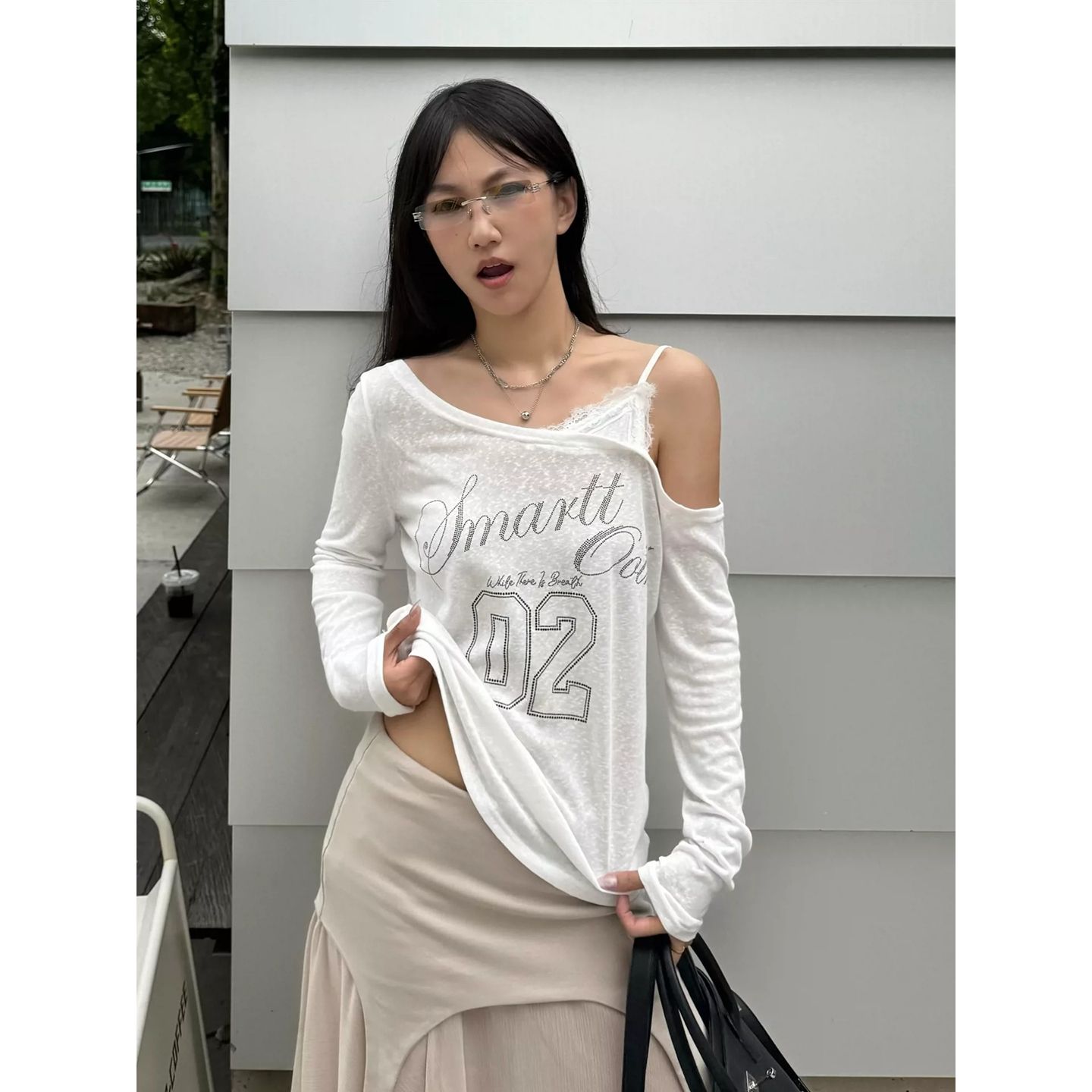 蕾丝拼接假两件斜肩长袖防晒罩衫上衣 服裝批發女裝批發服飾貨源