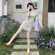 批发已出货小个子纯欲辣妹度假防晒上衣碎花吊带短<b class='q'>裤</b>三件套