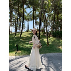 批发已出货适合云南新疆草原旅游穿搭女夏白色镂空花边一字肩<b class='q'>连衣裙</b>