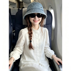 批发已出货蕾丝拼接白色<b class='q'>衬衫</b>女秋季减龄小清新长袖气质修身显瘦上衣