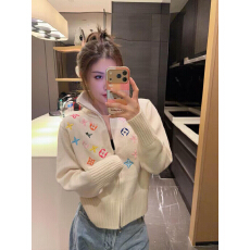 批发已出货北极绒洗水小香风彩色刺绣拉链针织<b class='q'>开衫</b>女立领<b class='q'>长袖</b>显