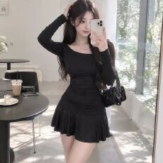 批发已出货 喇叭连衣裙秋季辣妹性感气质褶皱修身长袖收腰显瘦<b class='q'>短裙</b>裙