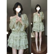 批发已出货 韩系一字肩碎花长袖连衣裙子女秋季出片收腰雪纺<b class='q'>短裙</b>套装