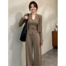 批发已出货 高品质一整套韩系松弛感慵懒风长袖开衫背心阔腿<b class='q'>裤</b><b class='q'>三件套</b>