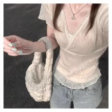 批发白色<b class='q'>网纱</b>蕾丝边v领短袖t恤女2025新款夏季超好看独特漂亮掐腰<b class='q'>上衣</b>