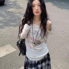 批发原版假两件做法 美式辣妹<b class='q'>防晒</b>罩衫女夏露肩t恤慵懒风白色斜肩上衣
