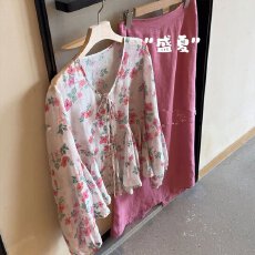 批发广州面料大码300斤推荐文艺国风复古<b class='q'>碎花</b>苎麻v领上衣女防晒薄<b class='q'>衬衫</b>