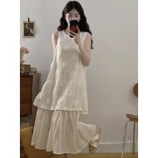 批发多巴胺丁达尔裙浅黄色格纹度假风露背鱼尾连衣裙女夏沙滩挂脖<b class='q'>长裙</b>