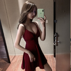 性感吊带连衣裙夏季新款A字裙子修身显瘦深V露胸夜场裙蹦迪辣妹裙