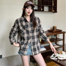 批发实拍复古格子<b class='q'>衬衫女</b>韩版春秋设计感薄款外套宽松慵懒风百搭衬衣服