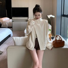 批发白巧恋人麂皮绒<b class='q'>外套女</b>春秋季米白色设计感机车风宽松皮衣夹克上衣