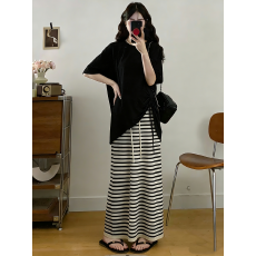 批发实拍2026夏季新款大码不规则黑色短袖+<b class='q'>条纹</b>直筒长款半身裙两件套