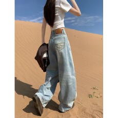 批发做旧百搭复古口袋刺绣弯刀牛仔<b class='q'>裤</b>秋季新款高腰宽松<b class='q'>显瘦</b>阔拖地长<b class='q'>裤</b>