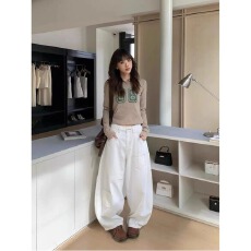 批发美式复古白色弯刀牛仔<b class='q'>裤</b><b class='q'>大码</b>女2026新款设计感显瘦垂感直筒阔腿<b class='q'>裤</b>