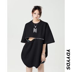 批发夏季短<b class='q'>袖</b>女小众金属印花垫肩T恤拉链设计感高级感宽松五分<b class='q'>袖</b><b class='q'>上衣</b>