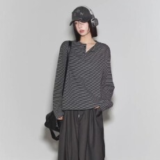 批发休闲百搭长袖T恤女2026新款中性条纹宽松显瘦圆领上衣<b class='q'>冬</b>