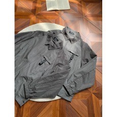 批发韩女<b class='q'>棒球</b>服行走的ins风穿搭松弛时髦短款<b class='q'>棒球</b>服