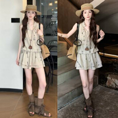 批发洋气减龄小个子度假风女装夏季<b class='q'>无袖</b><b class='q'>背心</b>搭配半裙<b class='q'>雪纺</b>碎花两件套装