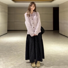 批发韩系氛围感紫色针织开衫毛衣女秋季2025新款碎花<b class='q'>连衣裙</b>子两件套装