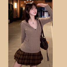 批发2025新款学院风咖色毛衣<b class='q'>连衣裙</b>子女春秋季设计感绝美气质短裙套装