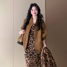 批发美式复古棕色夹克外套女春<b class='q'>秋</b>2025新款早<b class='q'>秋</b>韩系穿搭小个子短款上衣