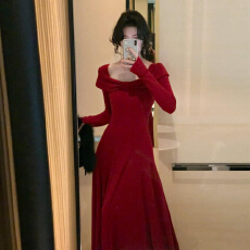 批发圣诞氛围感穿搭红色针织连衣裙子女秋冬2025新款法式内搭打底长裙