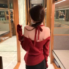 批发圣诞穿搭红色挂脖针织衫女秋冬2025新款韩系巨好看高级感露肩上衣