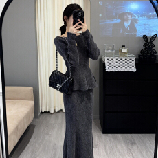 批发红色复古毛衣套装<b class='q'>女</b>冬季小香风收腰显瘦内搭针织上衣<b class='q'>半身裙</b>两件套