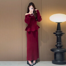批发红色复古毛衣套装<b class='q'>女</b>冬季小香风收腰显瘦内搭针织上衣<b class='q'>半身裙</b>两件套