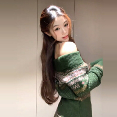 批发圣诞绿色<b class='q'>一字肩</b>针织衫毛衣女秋冬设计感辣妹风露肩内搭打底衫<b class='q'>上衣</b>