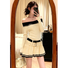 2025新款韩系高级感杏色针织内搭一字肩连衣裙子女秋冬绝美a字裙