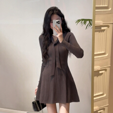 批发法式气质针织<b class='q'>连衣裙</b>子女秋冬季2025新款高级感小个子收腰a字短裙