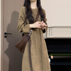批发韩系复古慵懒风针织毛衣<b class='q'>连衣裙</b>子女秋冬2025新款宽松显瘦麻花长裙