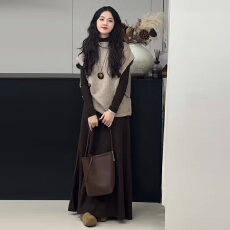 批发新年战袍法式<b class='q'>针织</b>连衣裙子女冬季2026新款富家千金气质小香风<b class='q'>套装</b>