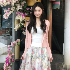 批发独特漂亮2026早春绝美韩女套装粉色针织开衫吊带蛋糕<b class='q'>碎花</b>裙三件套