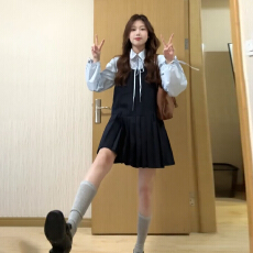 批发法式学院风黑色背心连衣裙子女早秋季2025新款小个子百褶短裙套装