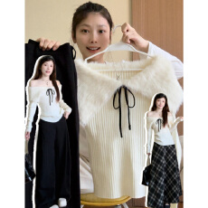 批发韩系巨好看一字肩白色<b class='q'>针织衫</b>毛衣女2026春新款高级感两穿翻领上衣