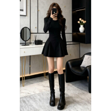 批发法式赫本风黑色长袖连衣裙<b class='q'>女</b>秋冬2025<b class='q'>新款</b>小个子收腰显瘦a字短裙