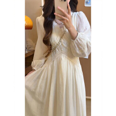 批发绝美漂亮温柔风白色<b class='q'>长袖</b>v领连衣裙子女装2026新款早春季蕾丝长裙