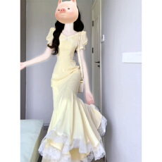 批发法式<b class='q'>蕾丝拼接</b>黄色连衣裙子女夏季2026新款高级感修身鱼尾包臀长裙