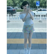 批发法式白色一字领露肩修身小衫上衣<b class='q'>女</b>夏季甜辣绝美穿搭一整套装裙子