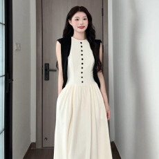 法式气质无袖背心连衣裙子女夏季2026新款海边度假高级感收腰长裙