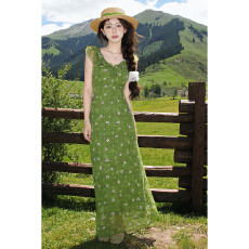 批发绿色小飞袖吊带连衣裙子女夏季2026<b class='q'>新款</b>绝美漂亮海边度假穿搭<b class='q'>长裙</b>