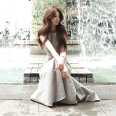 批发法式复古条纹掐腰连衣裙子女2026<b class='q'>新款</b>春夏季高级感温柔风格纹<b class='q'>长裙</b>