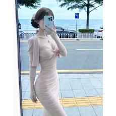 批发早春性感纯欲粉色吊带连衣<b class='q'>裙子</b>女夏2026新款气质收腰包臀长裙穿搭